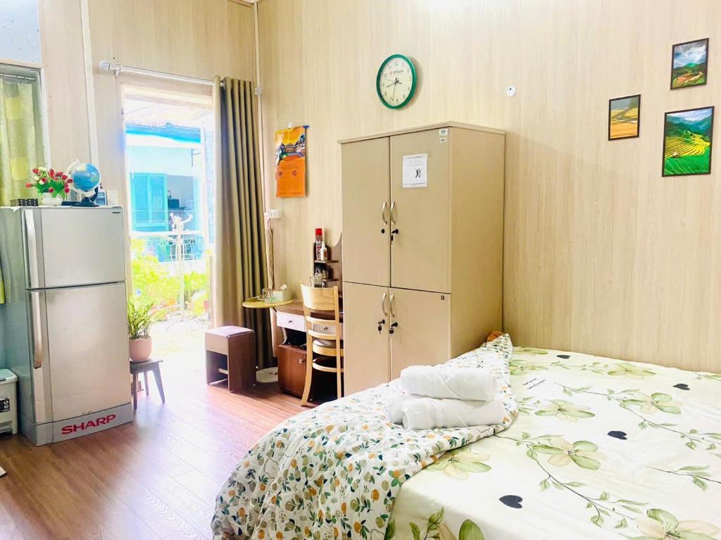 Cozy Homestay with Large bed, private bathroom, large Balcony – Hanoi